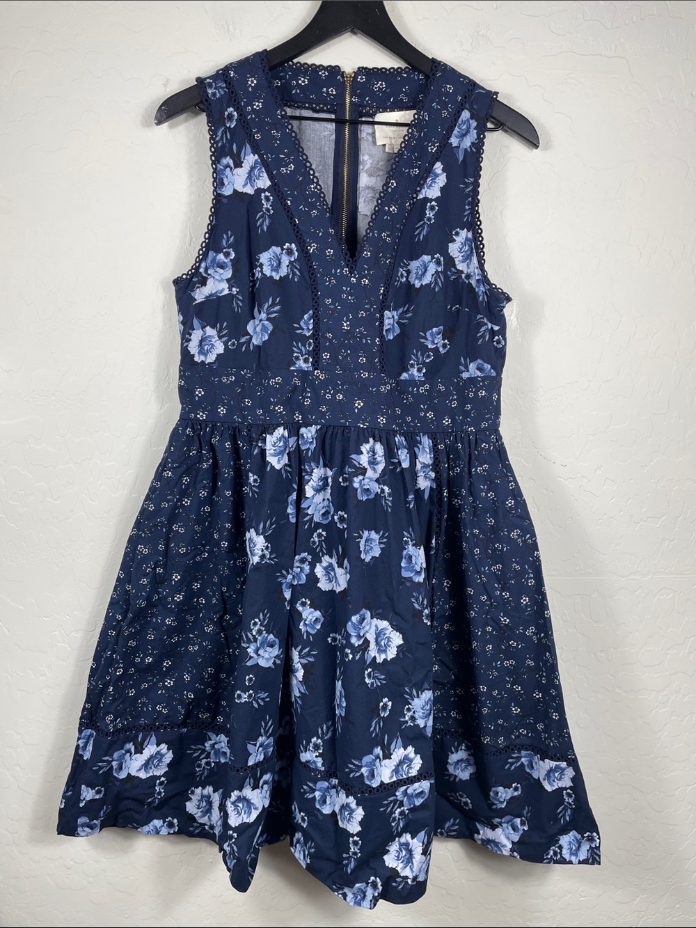 kate spade Size 12 Navy and Light Blue Floral V-Neck Dress
